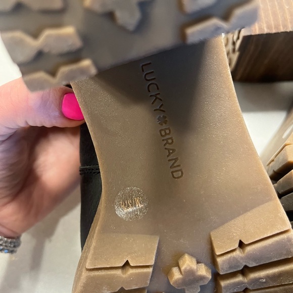 Lucky Brand Platform Wedges in black leather with open-toe and rubber soal - Picture 5 of 7